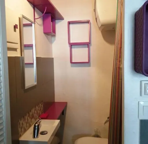 Apartment Pas Cher En Bord De Avec Piscine